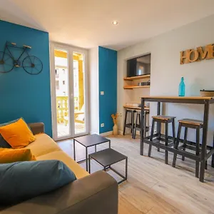 A L'aventure ! Joli T2 Avec Balcon, Centre Ville. Appartement Annecy